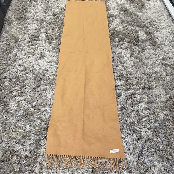 100% Lambswool tan large fringed detailing scarf. Great used condition. - Picture 3 of 6